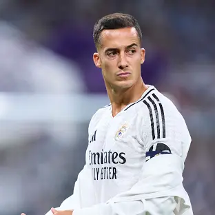 MADRID, SPAIN - SEPTEMBER 24: Lucas Vazquez of Real Madrid looks on prior to the LaLiga EA Sports match between Real Madrid CF and Deportivo Alaves at Estadio Santiago Bernabeu on September 24, 2024 in Madrid, Spain. (Photo by Mateo Villalba/Getty Images)